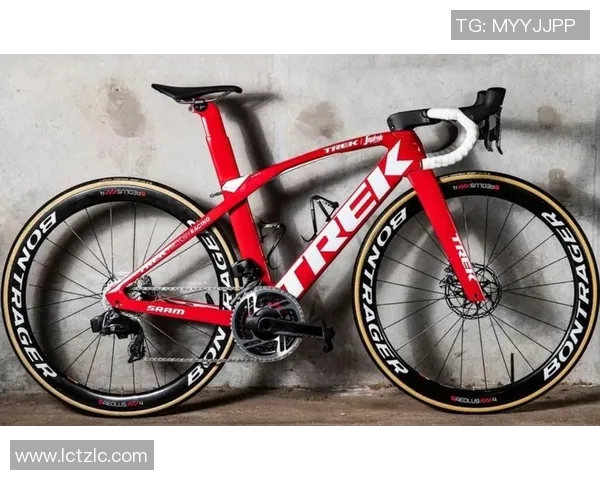 足球明星出门时常用的豪华车队及其品牌解析