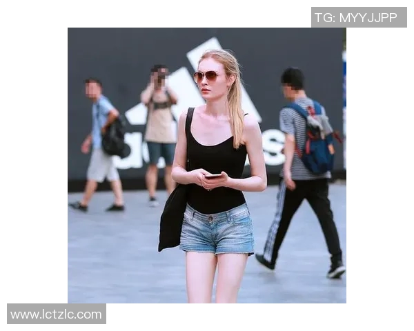 格里兹曼时尚风采揭秘足球明星衣服搭配与潮流趋势分析